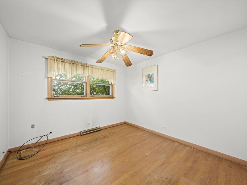 15354 Dobson Avenue South Holland IL 60473
