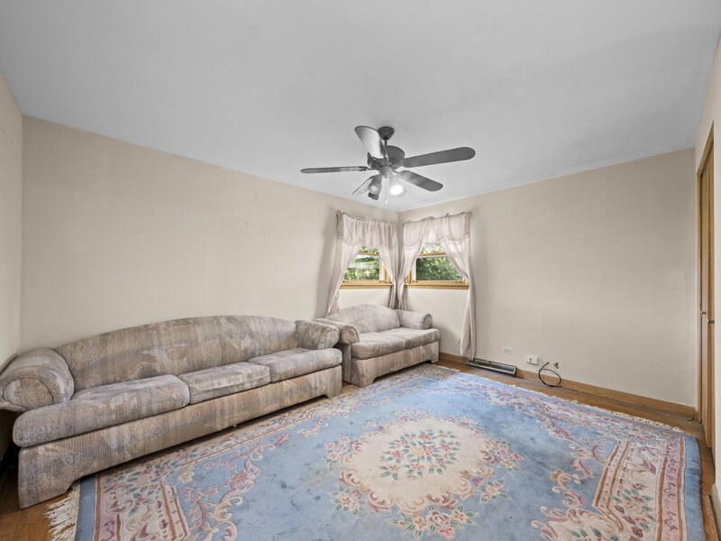 15354 Dobson Avenue South Holland IL 60473