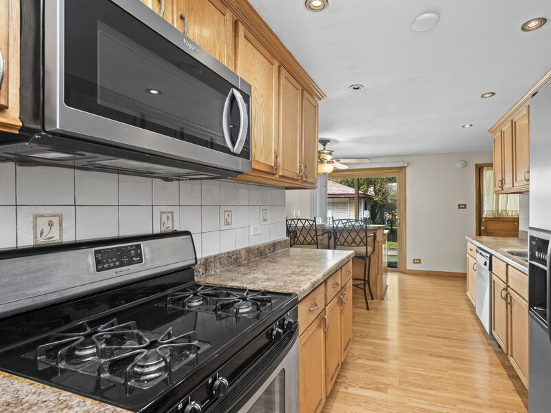 15354 Dobson Avenue South Holland IL 60473