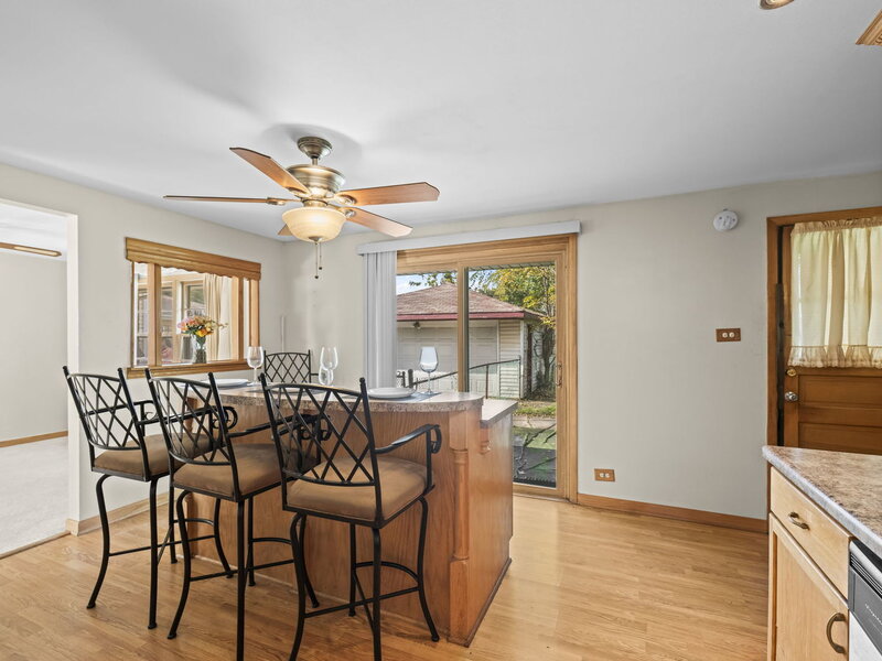 15354 Dobson Avenue South Holland IL 60473