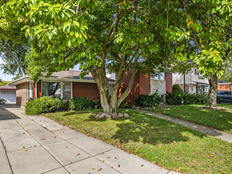 15354 Dobson Avenue South Holland IL 60473