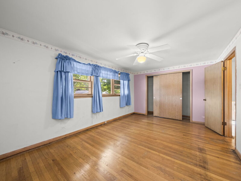 15354 Dobson Avenue South Holland IL 60473