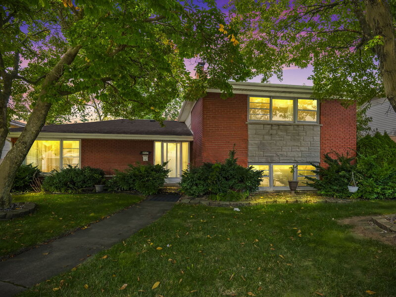 15354 Dobson Avenue South Holland IL 60473