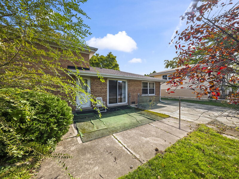 15354 Dobson Avenue South Holland IL 60473