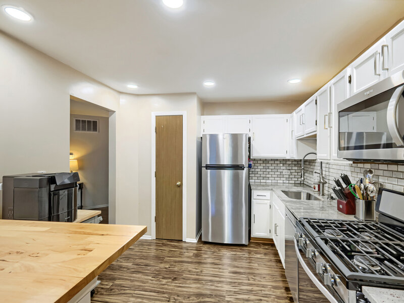 75 Larch Court Schaumburg IL 60193
