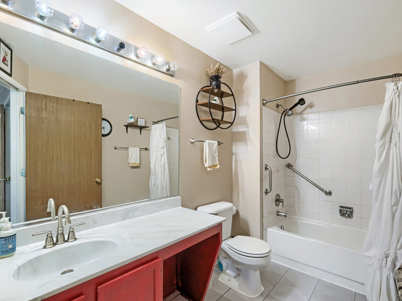 75 Larch Court Schaumburg IL 60193