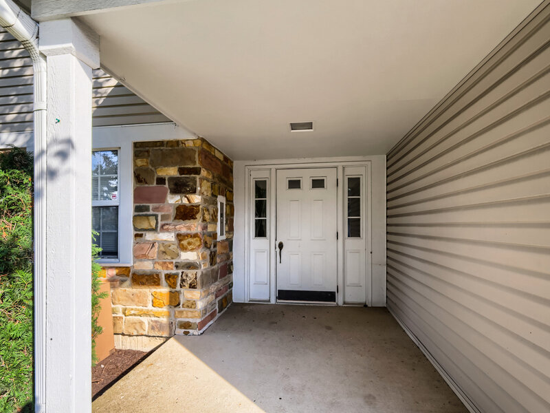 75 Larch Court Schaumburg IL 60193