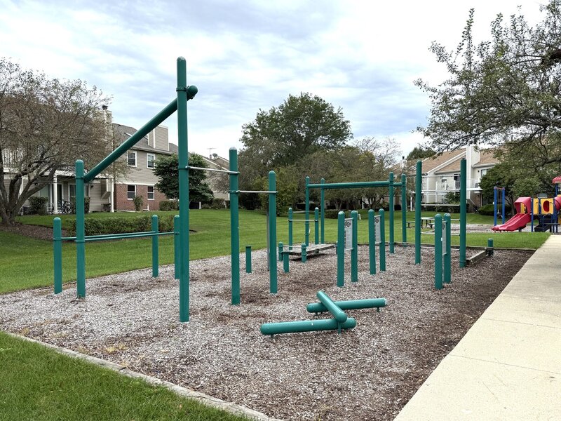 75 Larch Court Schaumburg IL 60193