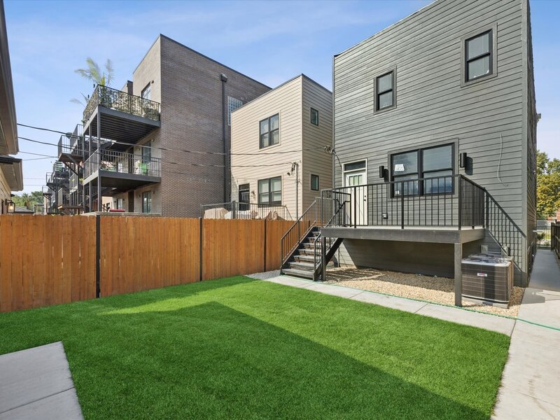 3319 S Prairie Avenue Chicago IL 60616