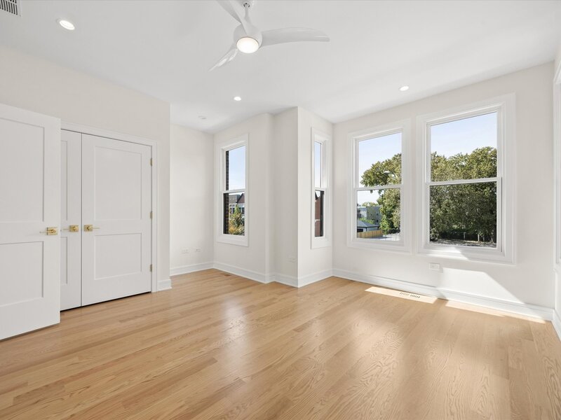 3319 S Prairie Avenue Chicago IL 60616