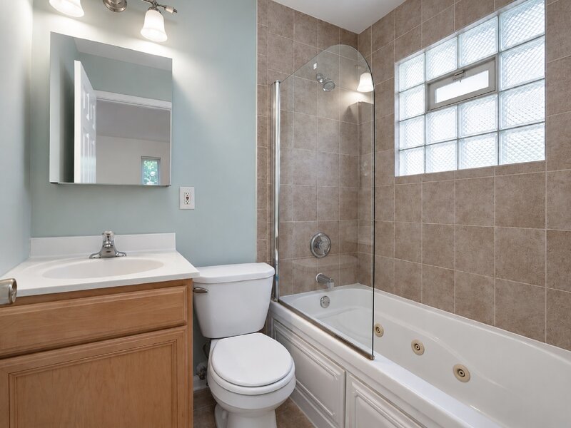 6732 S Dorchester Avenue Chicago IL 60637