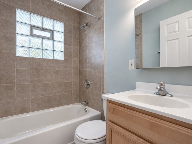 6732 S Dorchester Avenue Chicago IL 60637