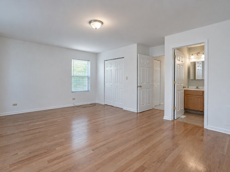 6732 S Dorchester Avenue Chicago IL 60637