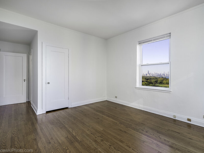 5000 S Cornell Avenue Chicago IL 60615