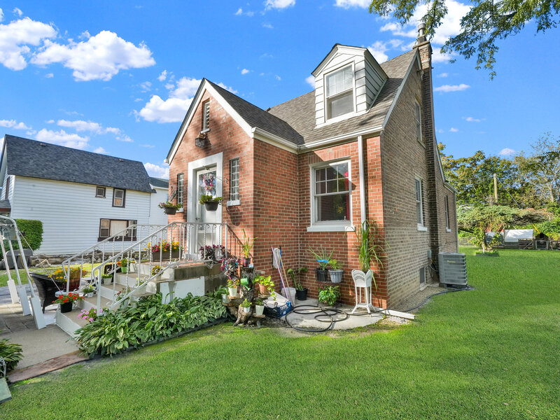 15716 Woodbridge Avenue Harvey IL 60426