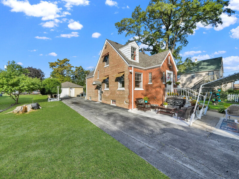 15716 Woodbridge Avenue Harvey IL 60426