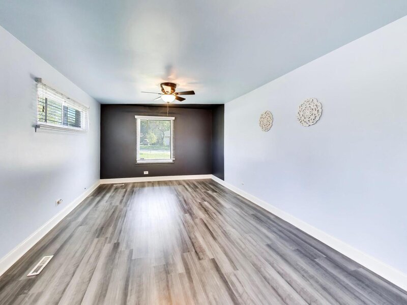 1316 Beverly Lane Streamwood IL 60107