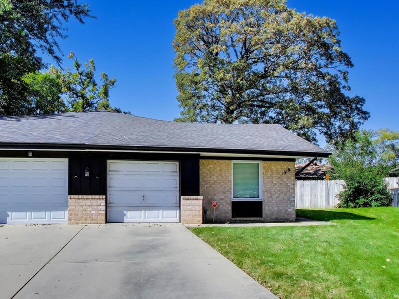 1316 Beverly Lane Streamwood IL 60107