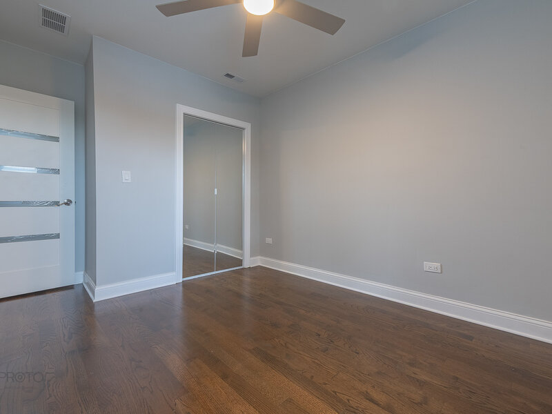 7846 S Saint Lawrence Avenue Chicago IL 60619