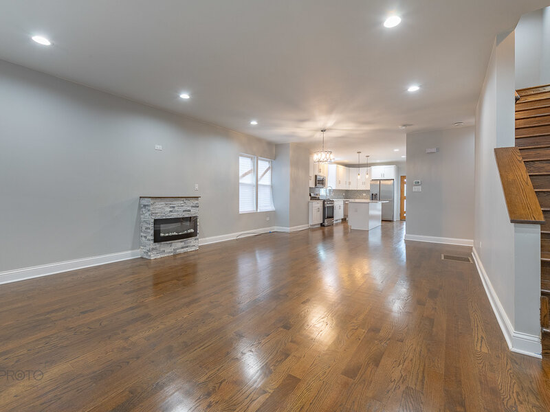7846 S Saint Lawrence Avenue Chicago IL 60619