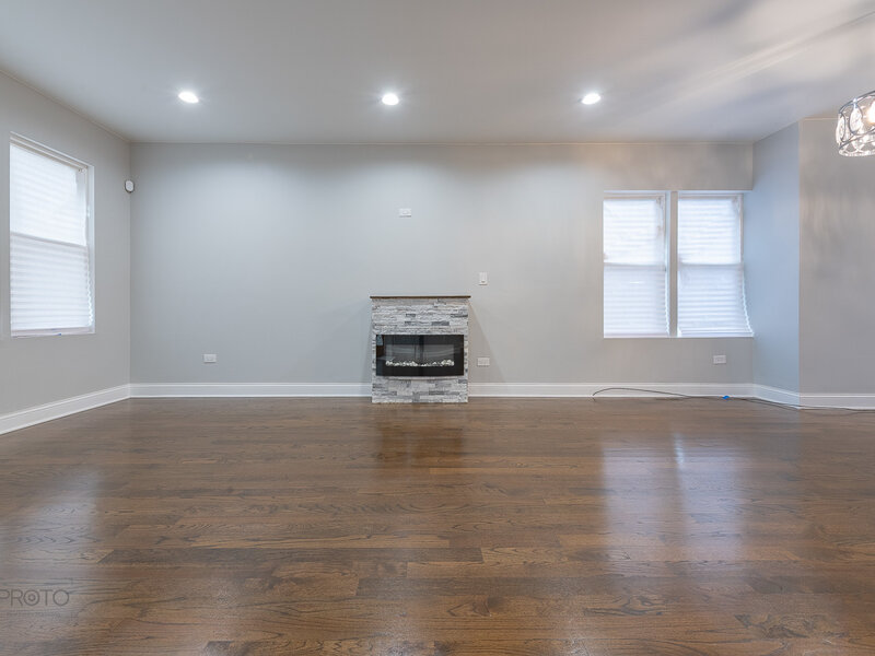 7846 S Saint Lawrence Avenue Chicago IL 60619
