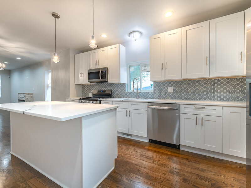 7846 S Saint Lawrence Avenue Chicago IL 60619