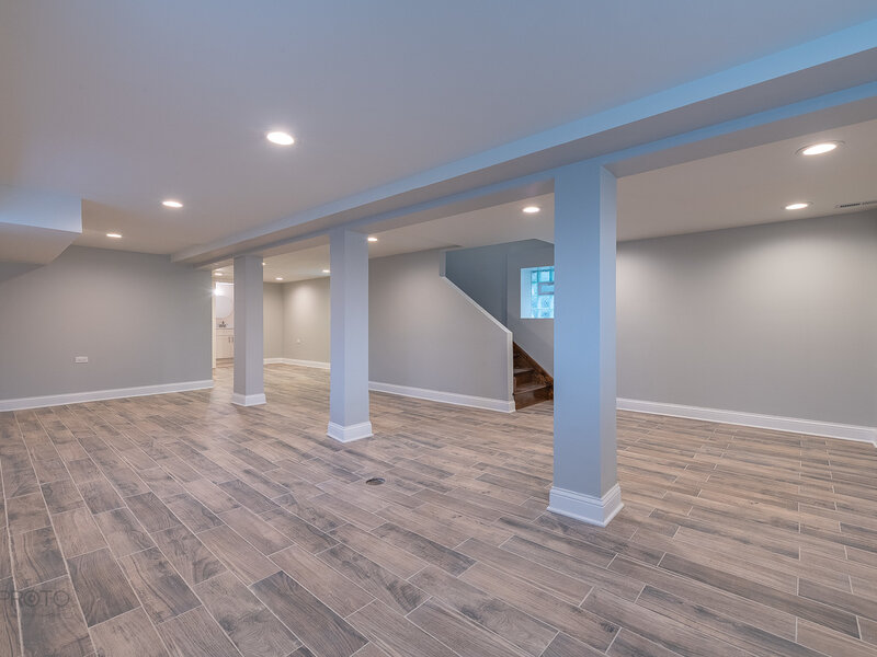 7846 S Saint Lawrence Avenue Chicago IL 60619
