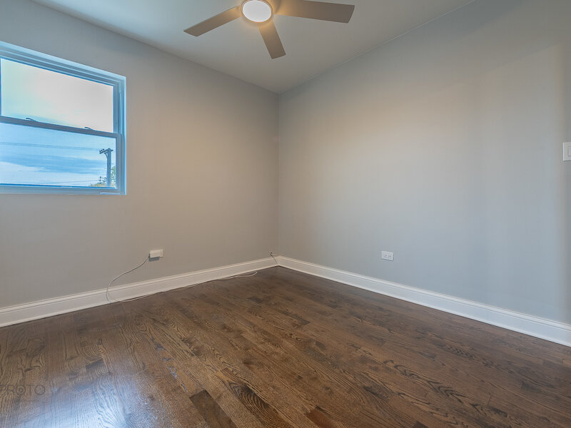 7846 S Saint Lawrence Avenue Chicago IL 60619