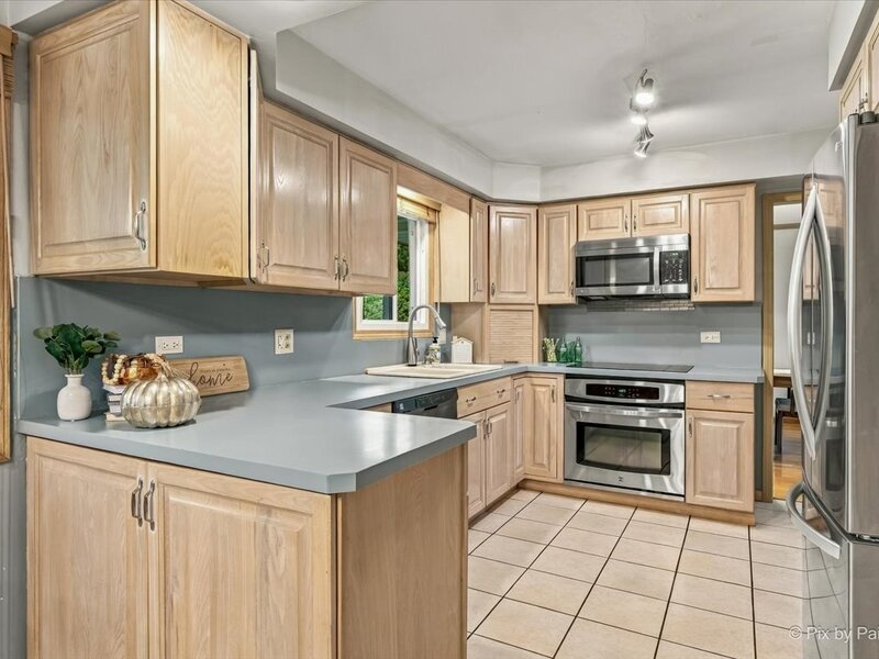 176 Cambridge Lane Bloomingdale IL 60108