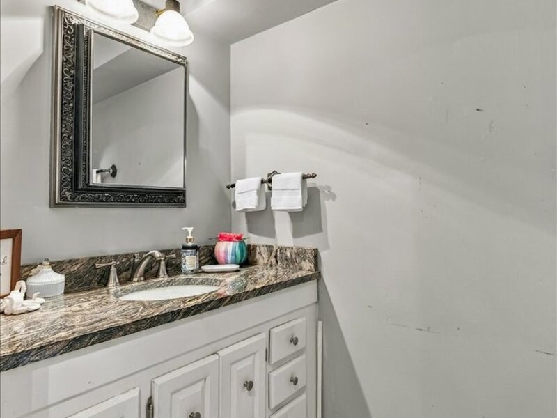 176 Cambridge Lane Bloomingdale IL 60108