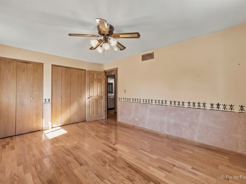 176 Cambridge Lane Bloomingdale IL 60108