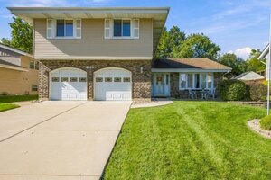 Photo of 176 Cambridge Lane Bloomingdale IL 60108