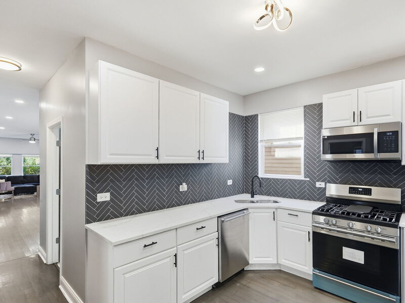 8020 S Muskegon Avenue Chicago IL 60617