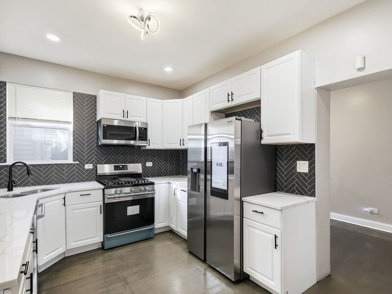 8020 S Muskegon Avenue Chicago IL 60617