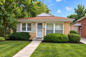 Photo of 9221 S Perry Avenue Chicago IL 60620