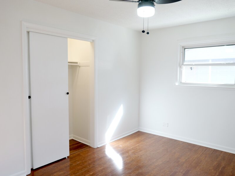 9221 S Perry Avenue Chicago IL 60620