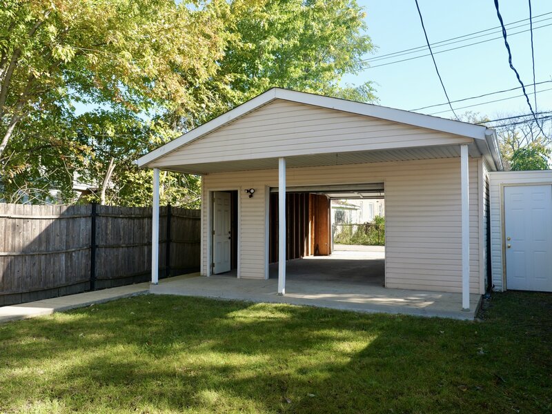 9221 S Perry Avenue Chicago IL 60620