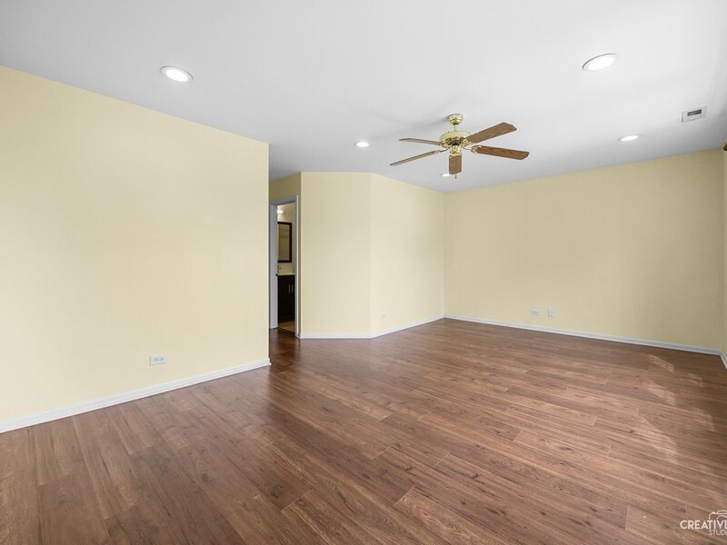 1062 Stamford Court Aurora IL 60502