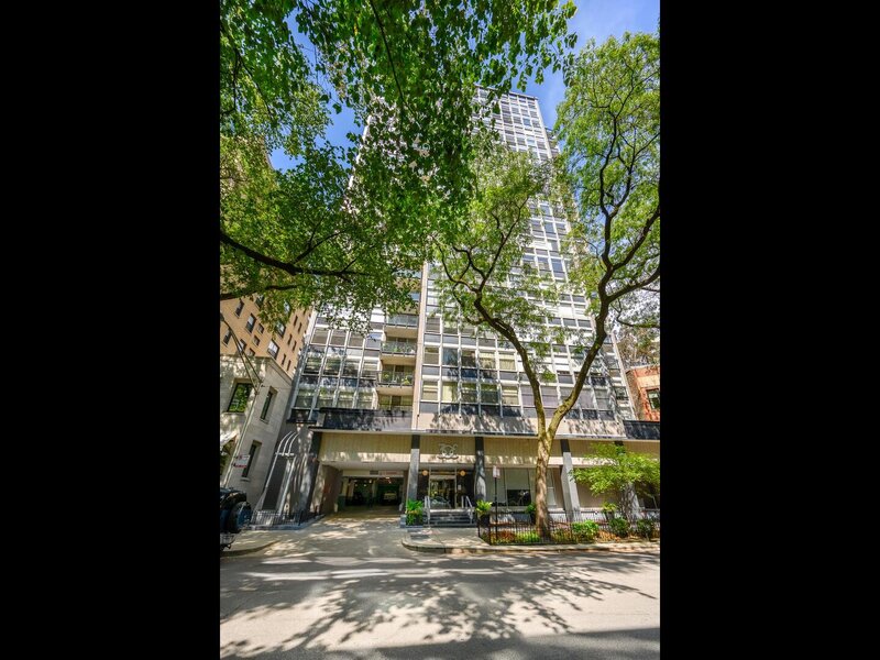 30 E Elm Street Chicago IL 60611