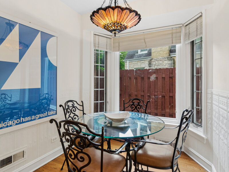 6755 N Jean Avenue Chicago IL 60646
