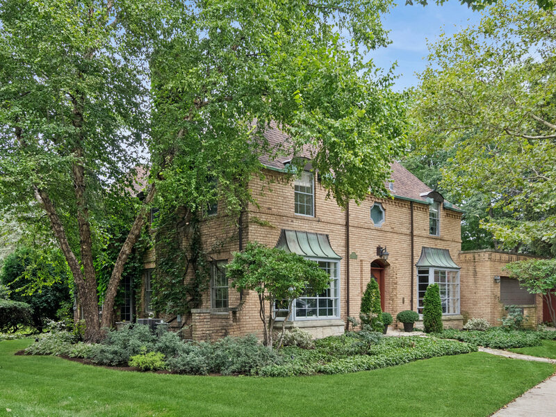 6755 N Jean Avenue Chicago IL 60646