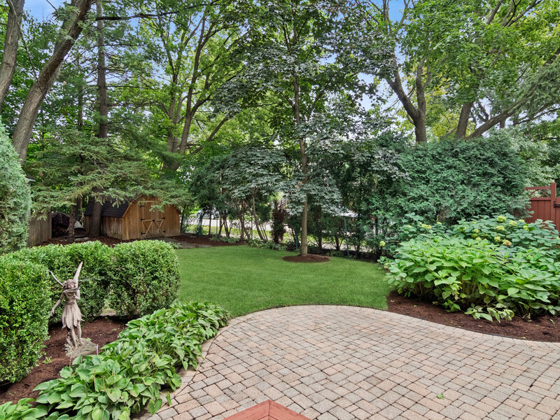 6755 N Jean Avenue Chicago IL 60646