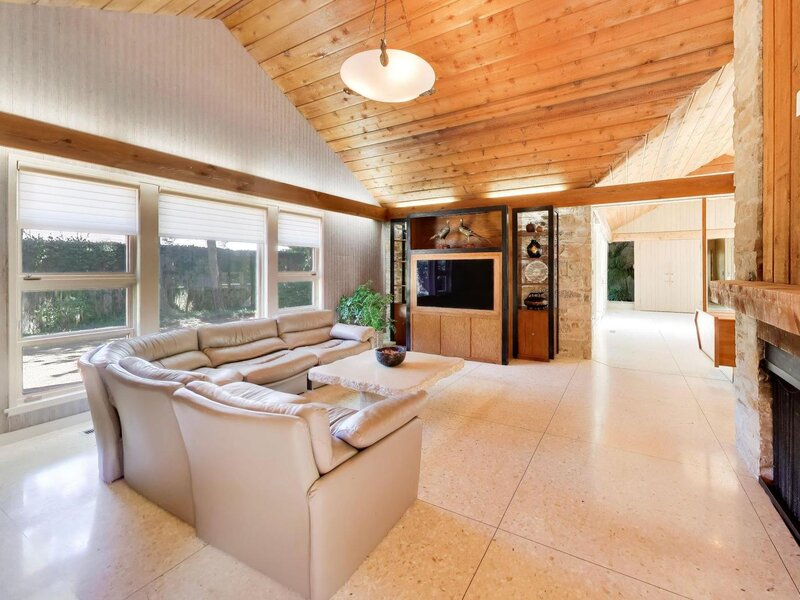 42 Woodley Road Winnetka IL 60093