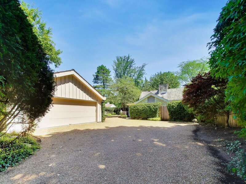 42 Woodley Road Winnetka IL 60093