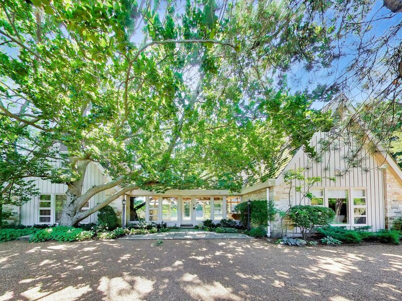 42 Woodley Road Winnetka IL 60093