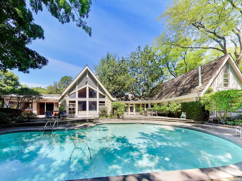 42 Woodley Road Winnetka IL 60093