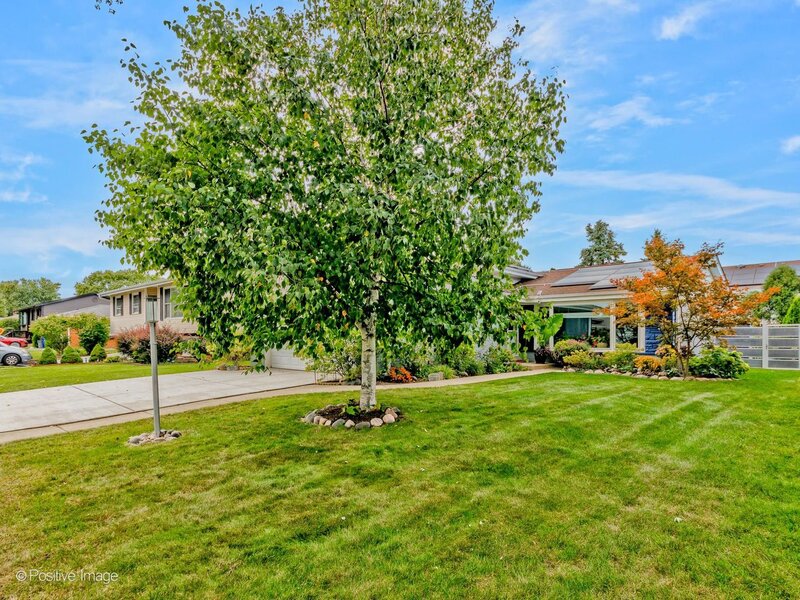 760 Madelyn Drive Des Plaines IL 60016