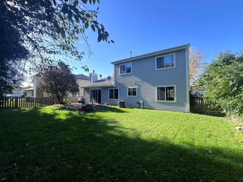 1393 Westport Ridge Crystal Lake IL 60014