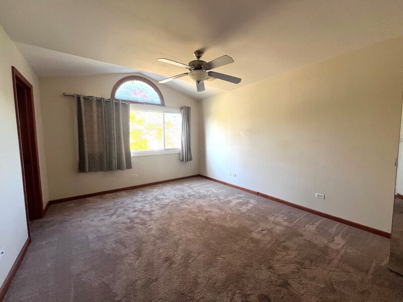 1393 Westport Ridge Crystal Lake IL 60014