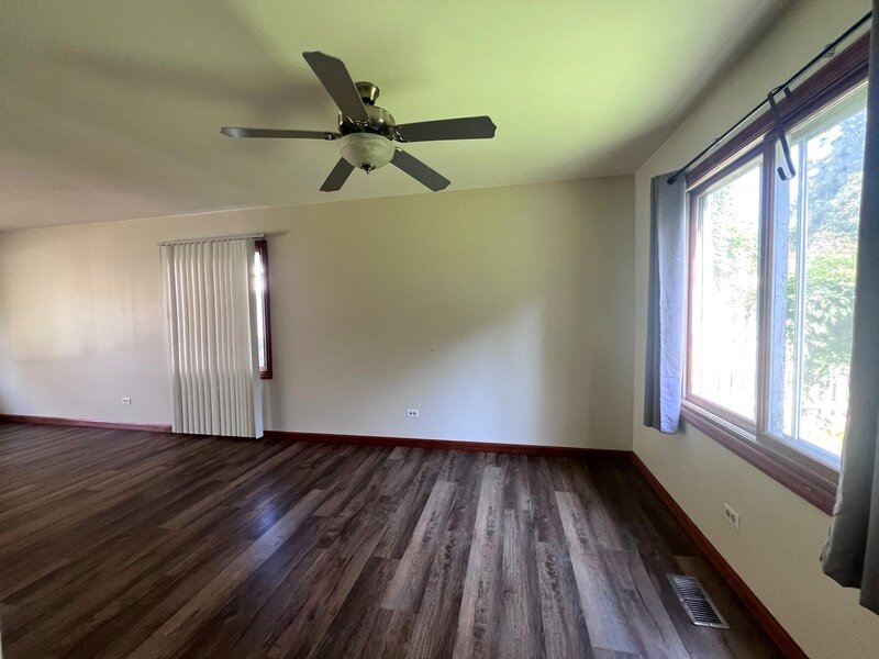 1393 Westport Ridge Crystal Lake IL 60014